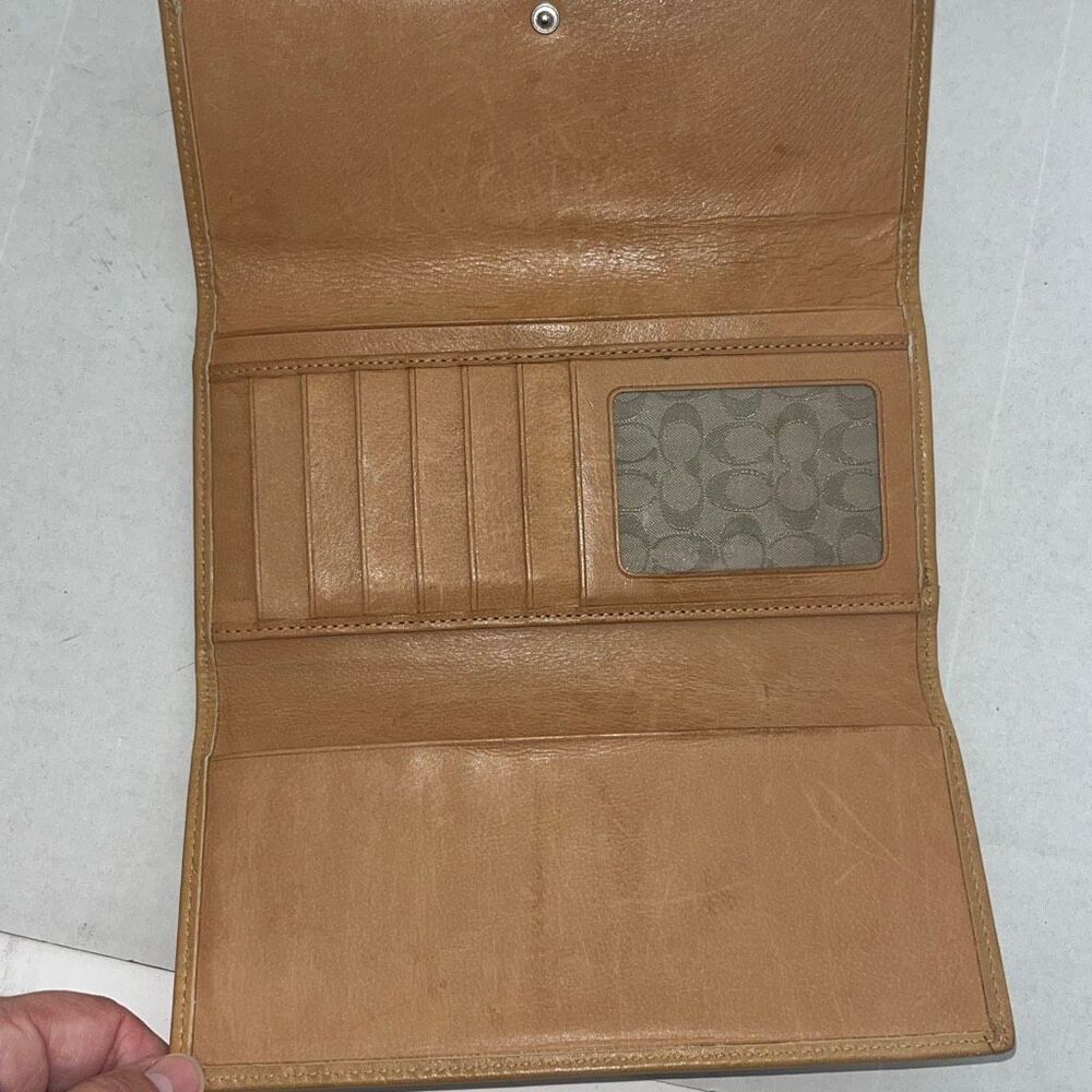 Coach Women's Light Tan Hampton Bill Card Coin Tri-Fold Leather Wallet - Picture 6 of 11